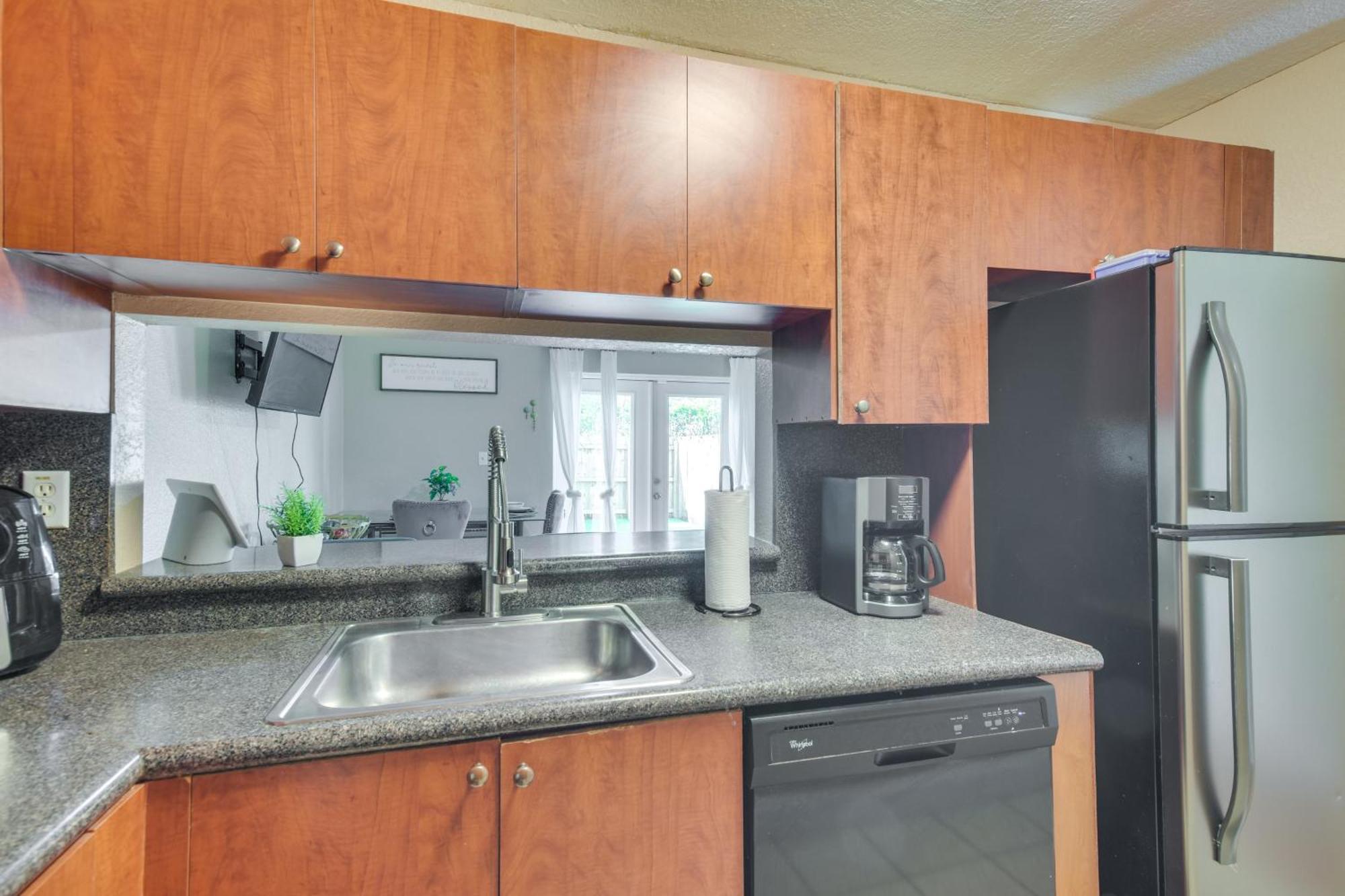 Opa-Locka Townhome, 15 Mi To Miami Beach! מראה חיצוני תמונה